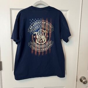 Smith & Wesson Navy Firearms USA Flag Gun Graphic Cotton T-shirt Size L